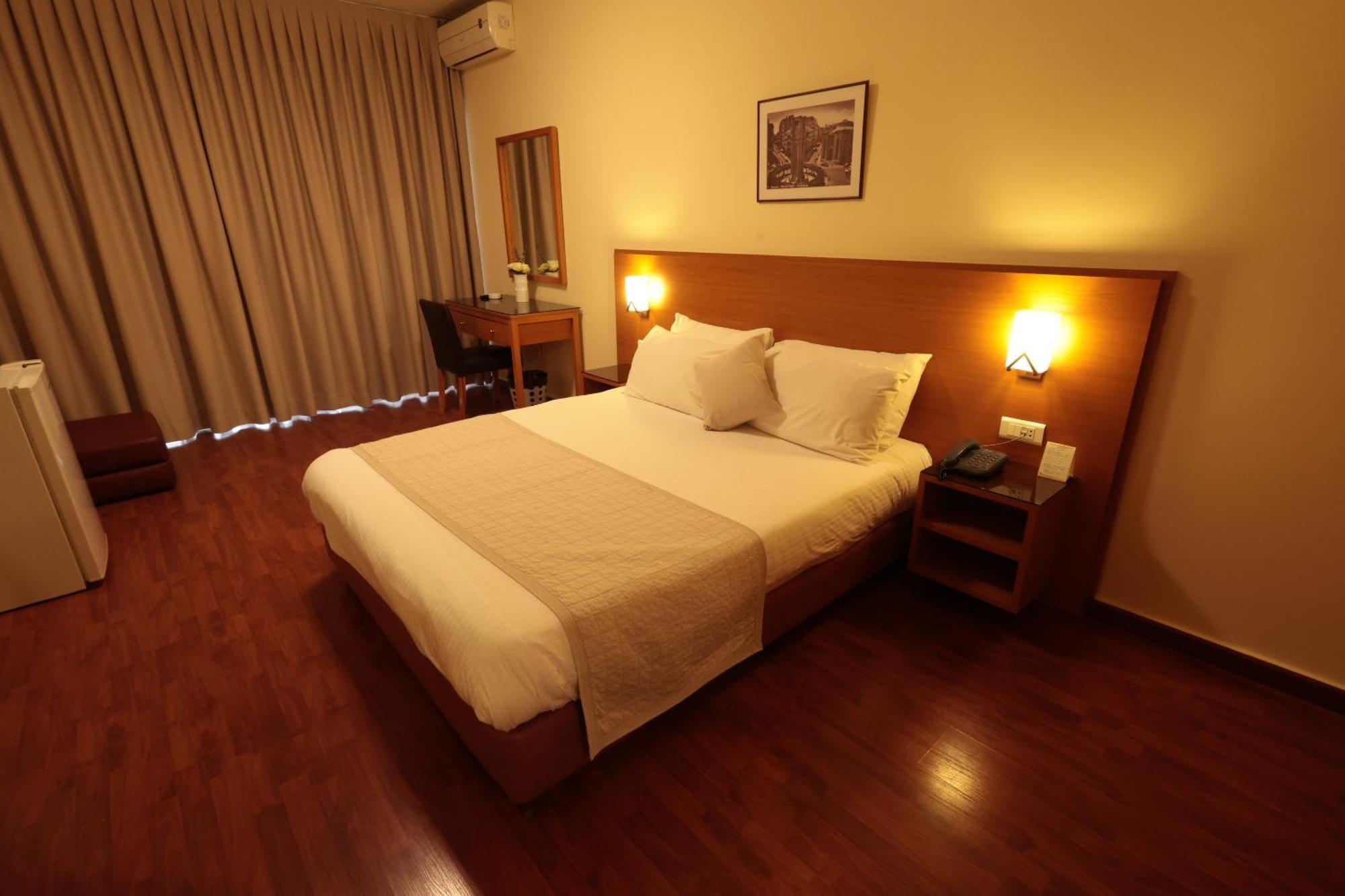 Monteverde Hotel Beit Mery Bagian luar foto