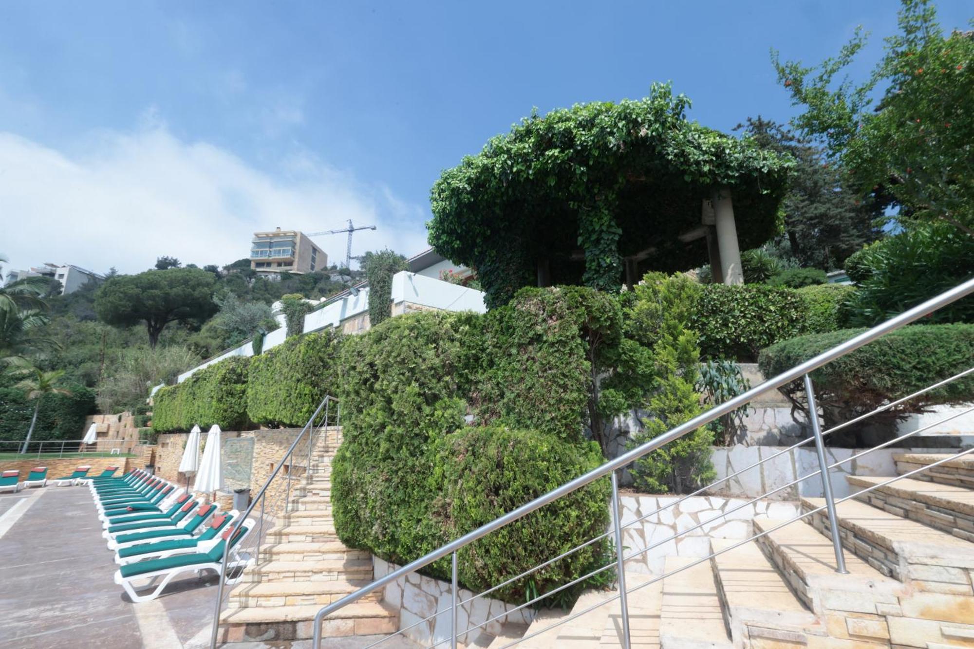 Monteverde Hotel Beit Mery Bagian luar foto