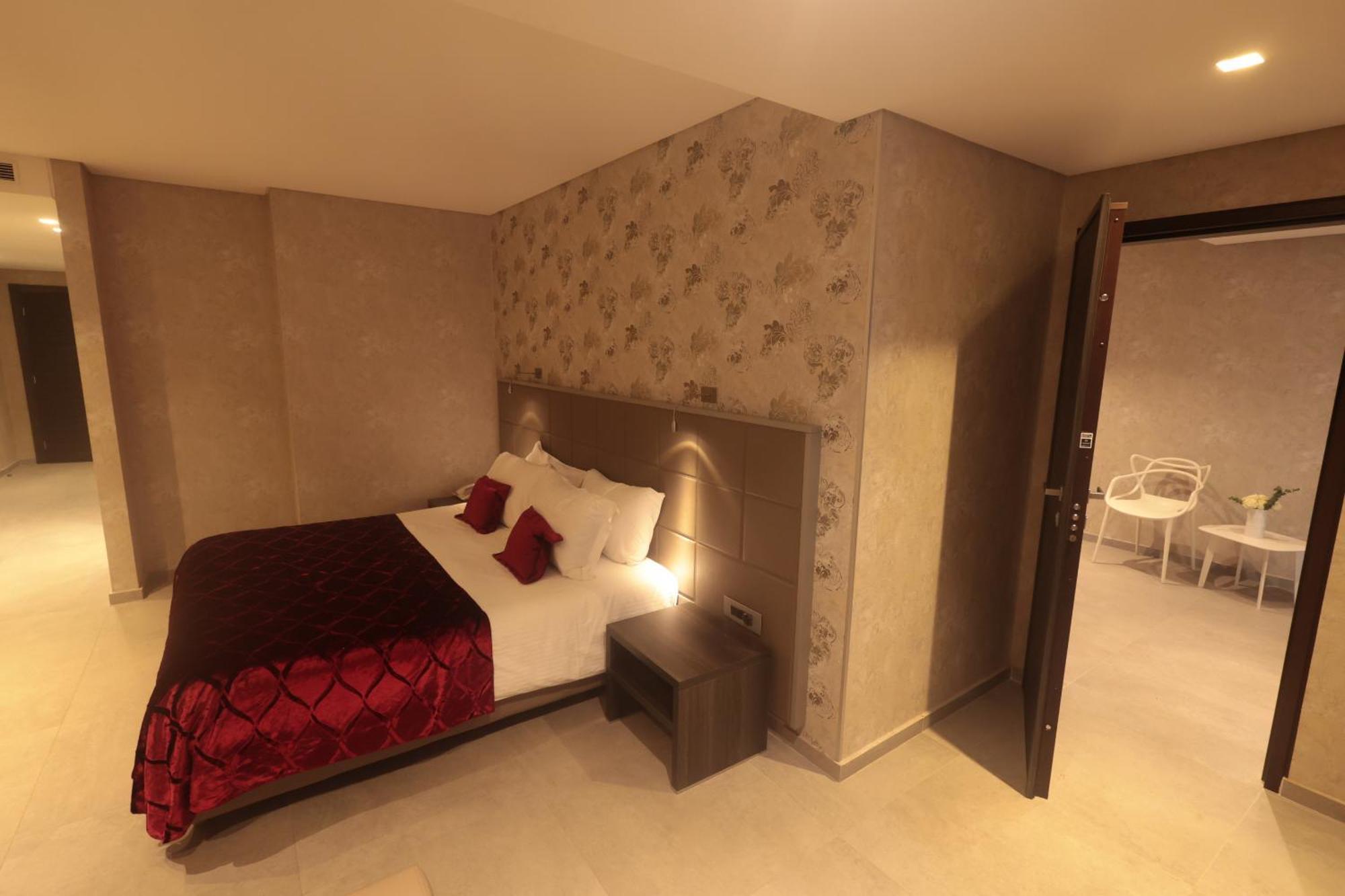 Monteverde Hotel Beit Mery Bagian luar foto