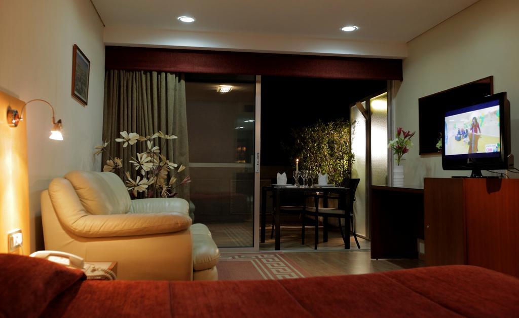 Monteverde Hotel Beit Mery Bagian luar foto