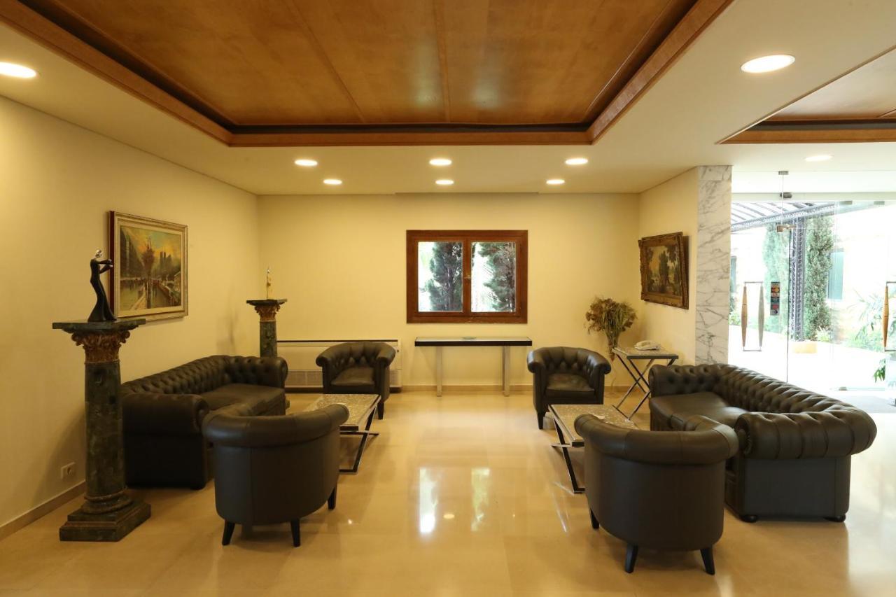 Monteverde Hotel Beit Mery Bagian luar foto